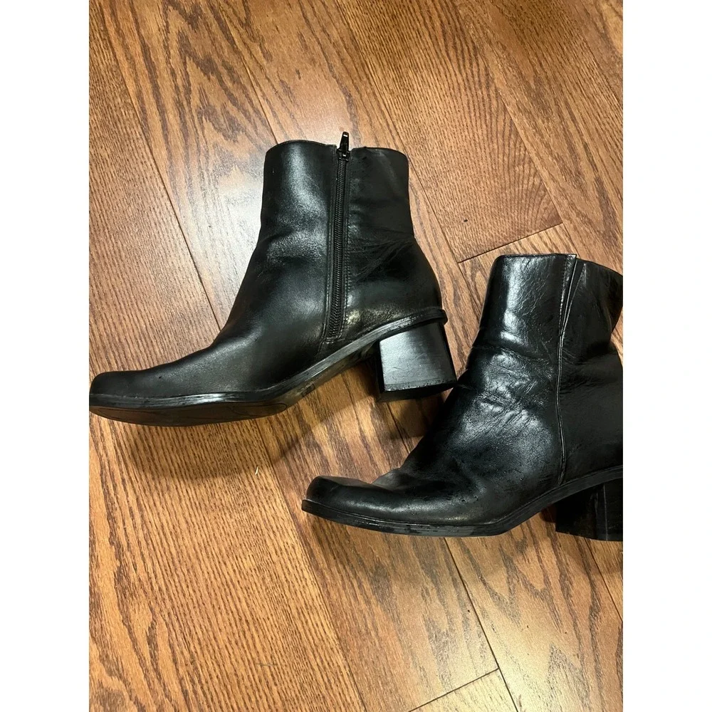 Madeline Favor Black Leather Square Toe Block Heel Ankle Boots Size 8M